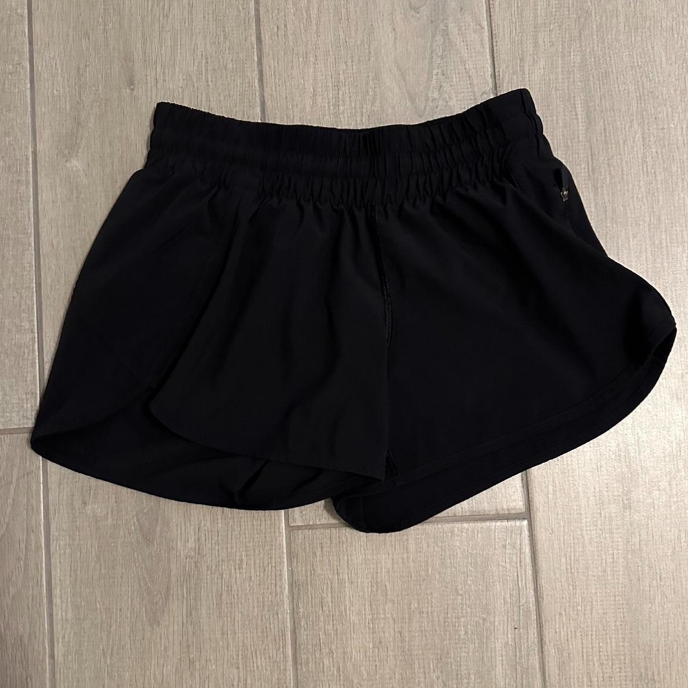 Lululemon Black Track That Size 8 Shorts